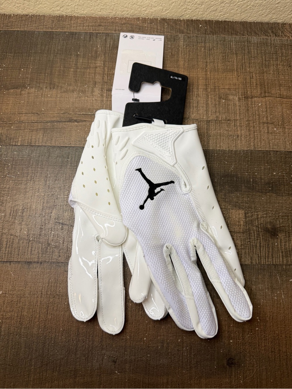 Nike Jordan Vapor Jet Football Gloves.
- Size XL Men.